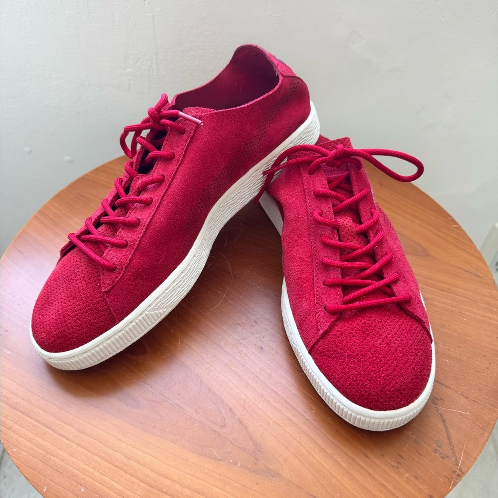 Puma Suede, Men Red Leather Sneakers, never used, size 9.5.